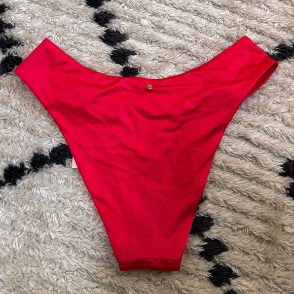 NWT Victoria’s Secret Swim Brazilian twist bikini bottom (size L) - Picture 4 of 8